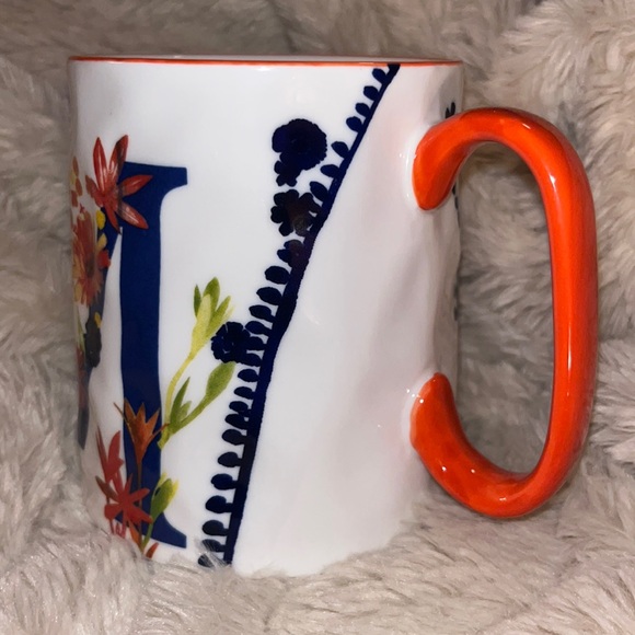 10 Strawberry Street - Artisan Collection - Porcelain - M Monogram - Picture 3 of 8